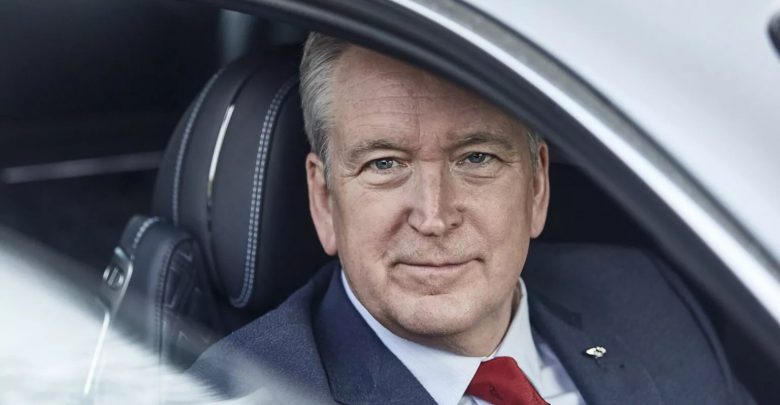 Az Aston Martin vezérigazgatójaként folytatja Adrian Hallmark