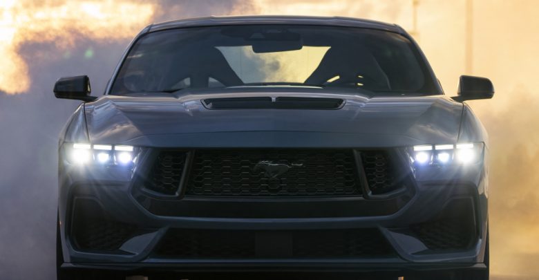 Négyajtós szedánként is bemutatkozhat a Ford Mustang