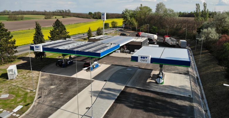 Már 100 hazai OMV töltőállomás termel áramot napelemekkel
