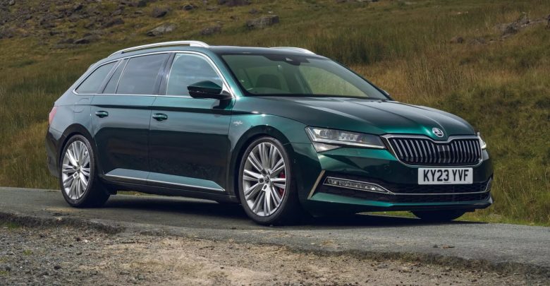 Közel 500 lóerőt hozott ki a Skoda a Superb előző generációjából