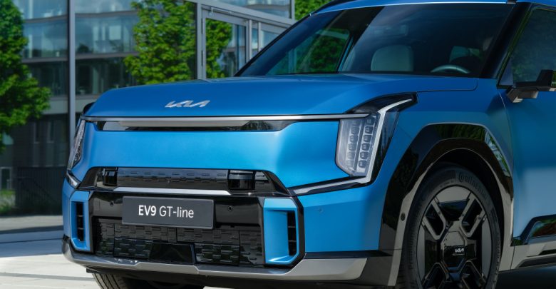 A távirányított parkolás hibája miatt hív vissza 12 ezer EV9-est a Kia